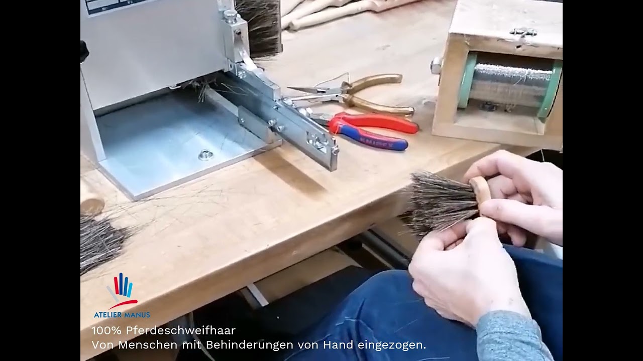 Atelier Manus B&uuml;rsten binden