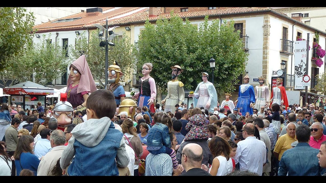 Gigantes y Cabezudos de Soria en fiestas de San Saturio 2016