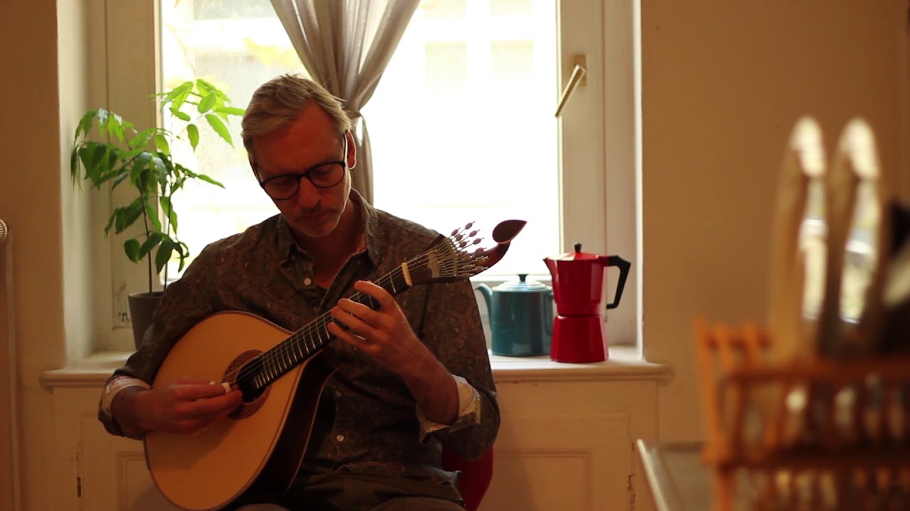 Enigmas - played by Hartmut Preyer (Guitarra Portuguesa)