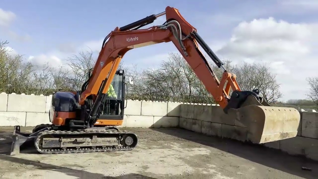 Kubota KX080-4