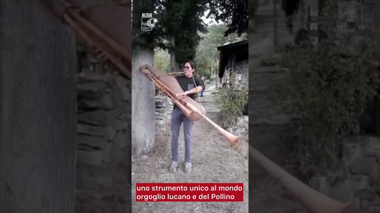 Italian Bagpipes: Vincenzo Sanzo plays La Madonna on his own zampogna a chiave di 8 palmi in low D