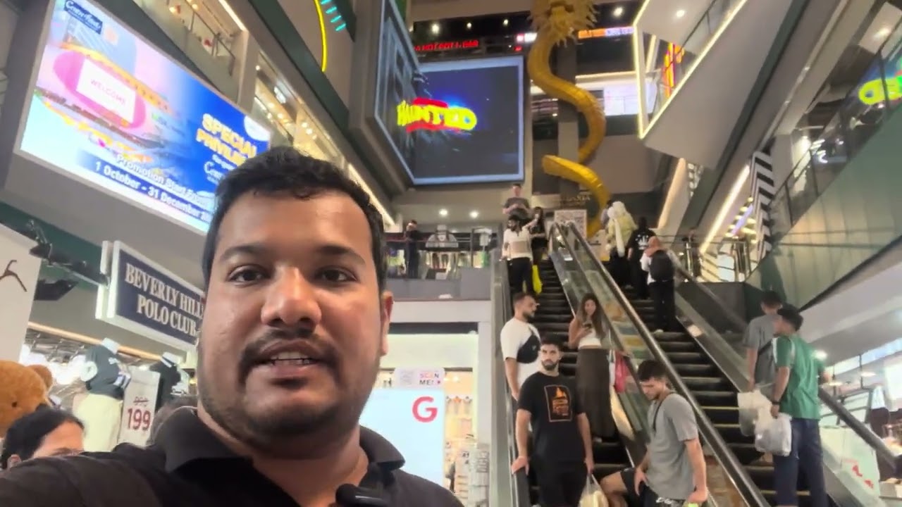 🛍️ Exploring MBK Center Bangkok | Cheapest Shopping Paradise in Thailand! 🇹🇭