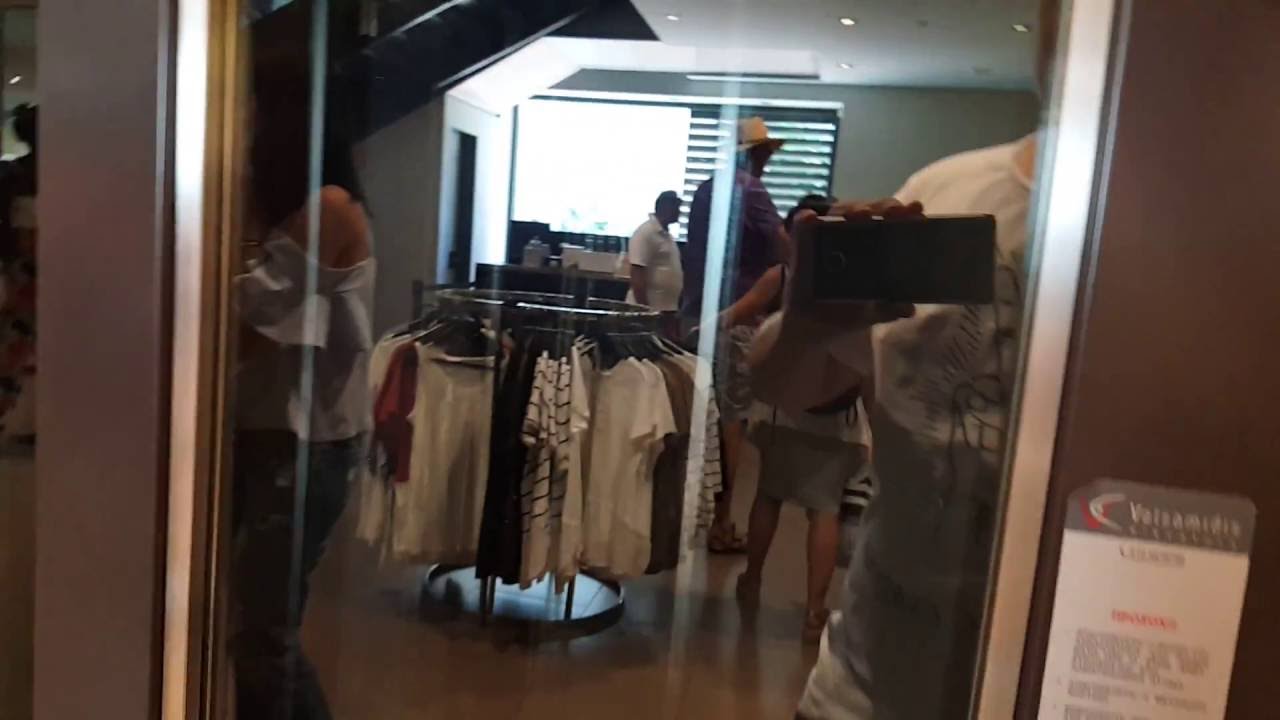 VERY BAD Valsamidis hydraulic elevator @ Zara Clothing Store in Rhodes, Greece