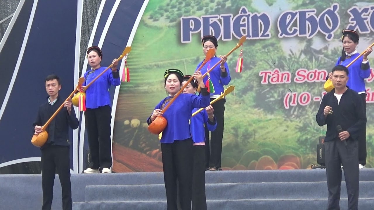 Hát Then đàn tính cực hay tại lễ hội hát shoonghao phiên chợ vùng cao xã Tân Sơn 