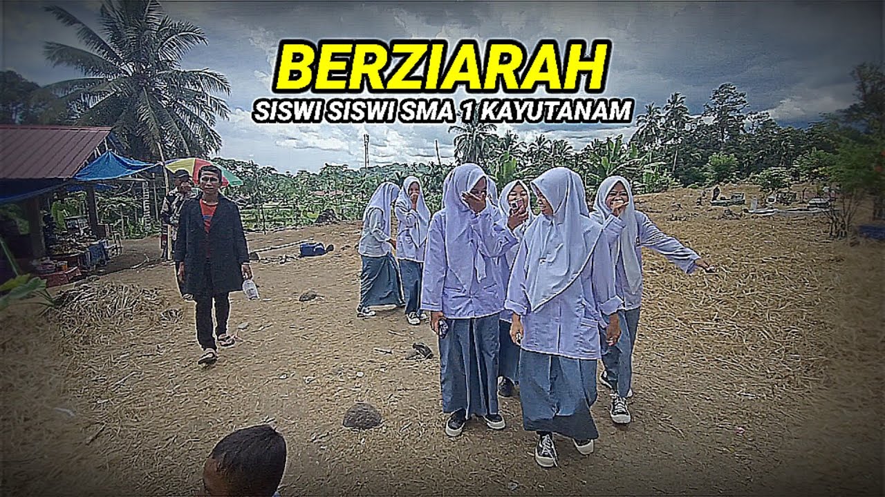 Hari Senin Peziarah Cukup Ramai Dan Kebanyakan Dari Luar Kota