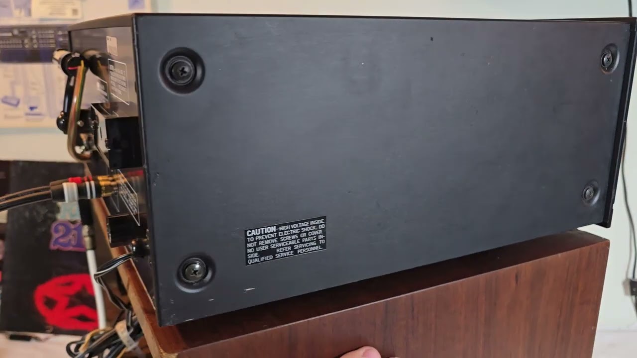 SANSUI TU-719 DIGITALLY QUARTZ LOCKED TUNER
