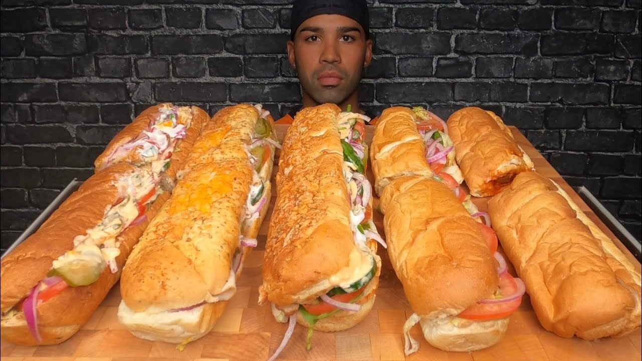 (ASMR) EATING A LITTLE SUBWAY