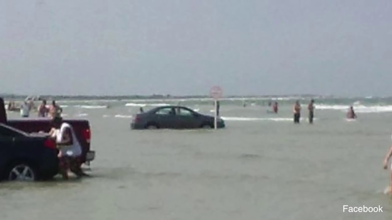 High Tide Causes Major Problems for Cars Parked on Beach Sands