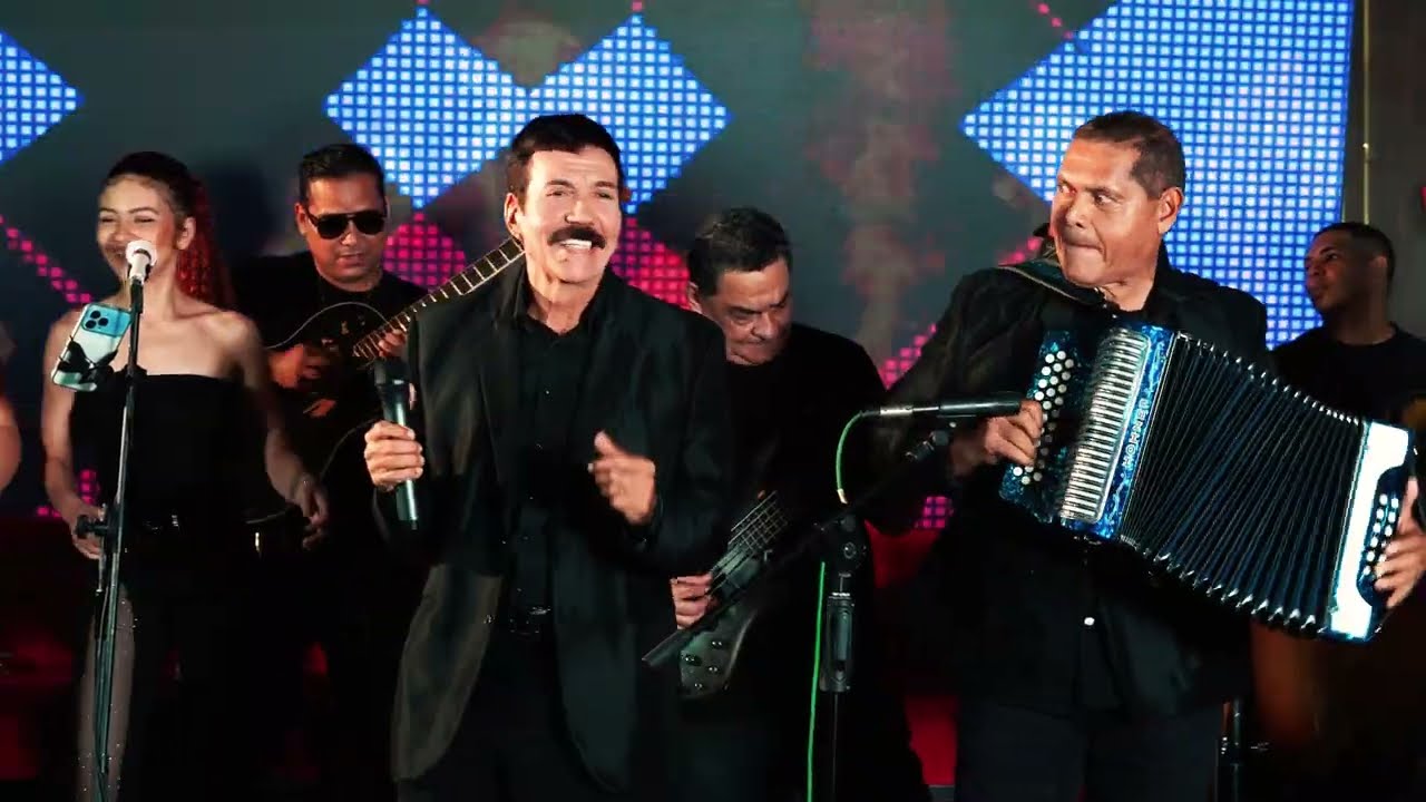 Cualquier Momento En Vivo - Gaby García & Límedes Romero