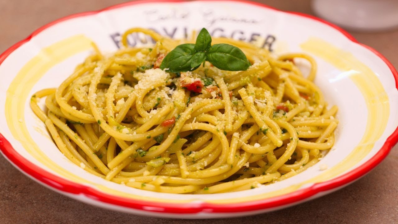 SPAGHETTI CREMA DI BASILICO E POMODORINI ROSSI E GIALLI