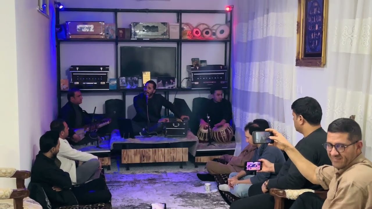 فرهادعشرت عنقا سر و برگیم مپرس آهنگ از استادسرآهنگ Farhad Ashrat Tribute Ustad Sarhang