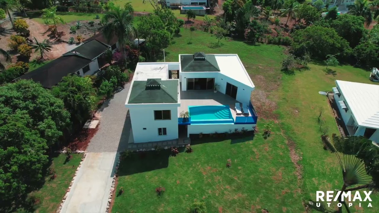 Villa with infinity pool Rio San Juan