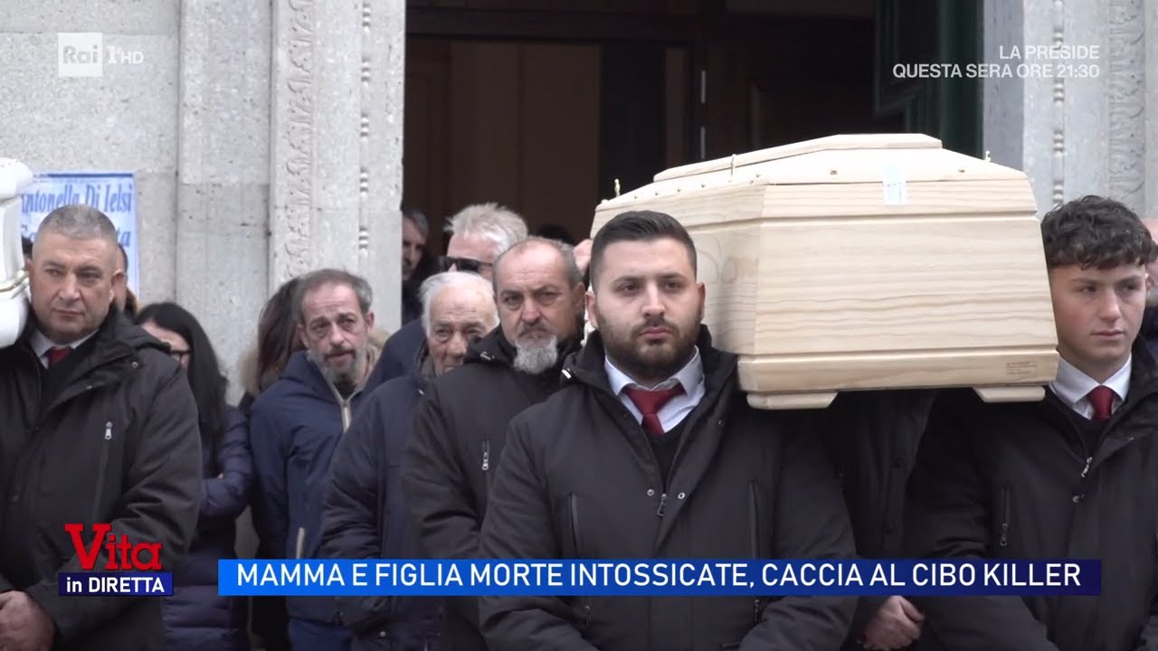 Mamma e figlia morte intossicate, il corteo funebre - Vita in Diretta 12/01/2026
