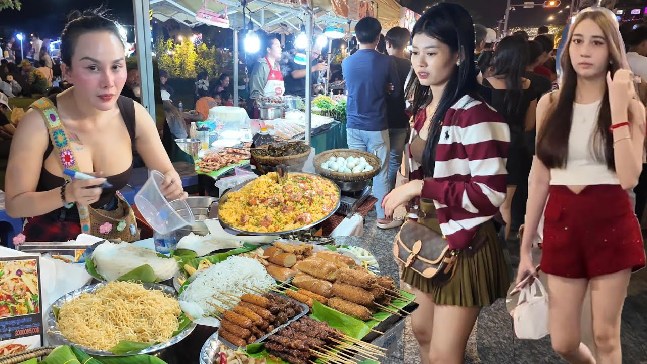 Awesome CAMBODIAN Street Food Tour 2025 - Walking Tour @ Chaktomuk Night Market, Phnom Penh City