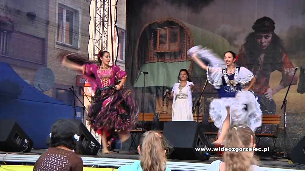 Liza - część 2. Tańczą Patrycja i Angelika Siwak. V Festiwal Kultury Romskiej w Lubaniu.