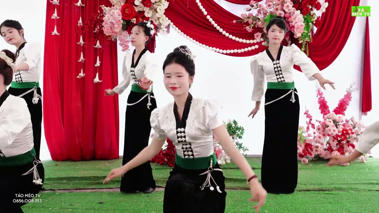 ĐIỆU MÚA XINH ĐẸP MỪNG LVQ CD: THU TRANG & CR: HOÀNG HÒA - BẢN NGOẠI - P.CHIỀNG CƠI
