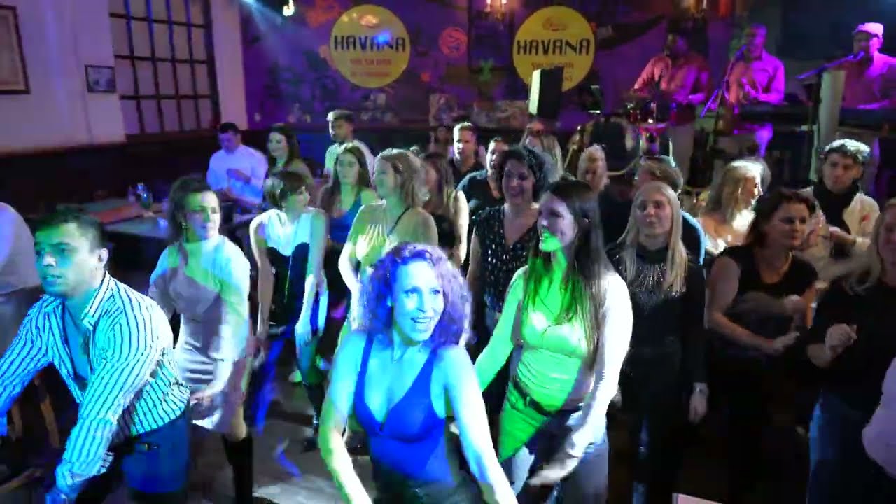 LA MOVIDA CUBA- Havana Salsa Bar & Restaurant - Budapest,HU