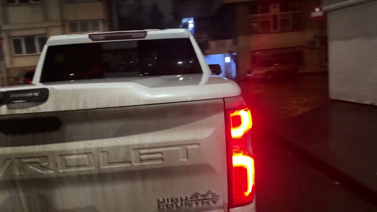 Chevrolet Silverado  6.2L V8 High Country Test Drive
