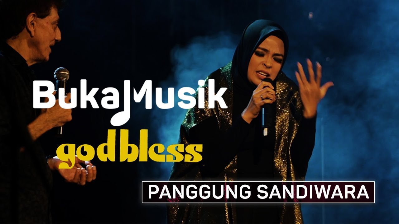 God Bless feat. Tantri - Panggung Sandiwara | BukaMusik