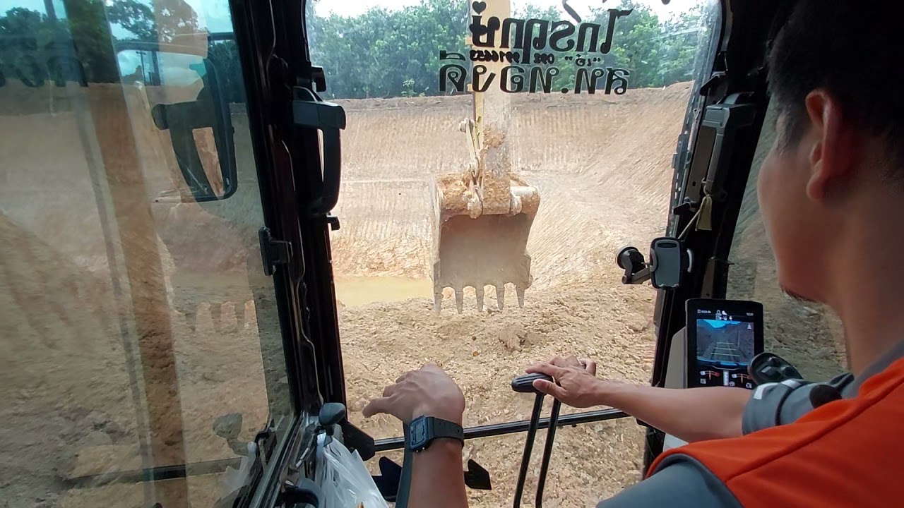 วิธีปิดปากสระน้ำลึก 15 เมตรอยู่ภายในเก๋งเจ้า CAT 320 Next Gen