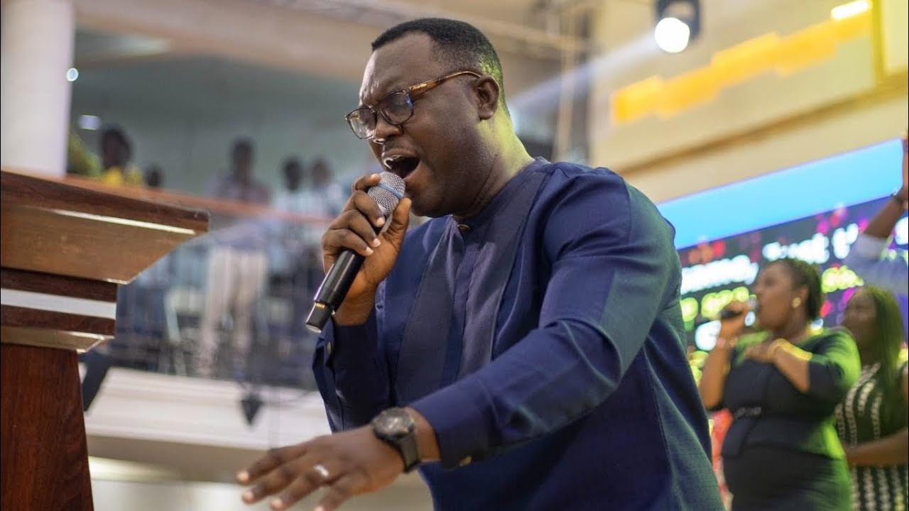 INTENSE PENTECOSTAL WORSHIP LED BY PASTOR EMMANUEL KYEI BOATE🔥at@piwcasokwa6257