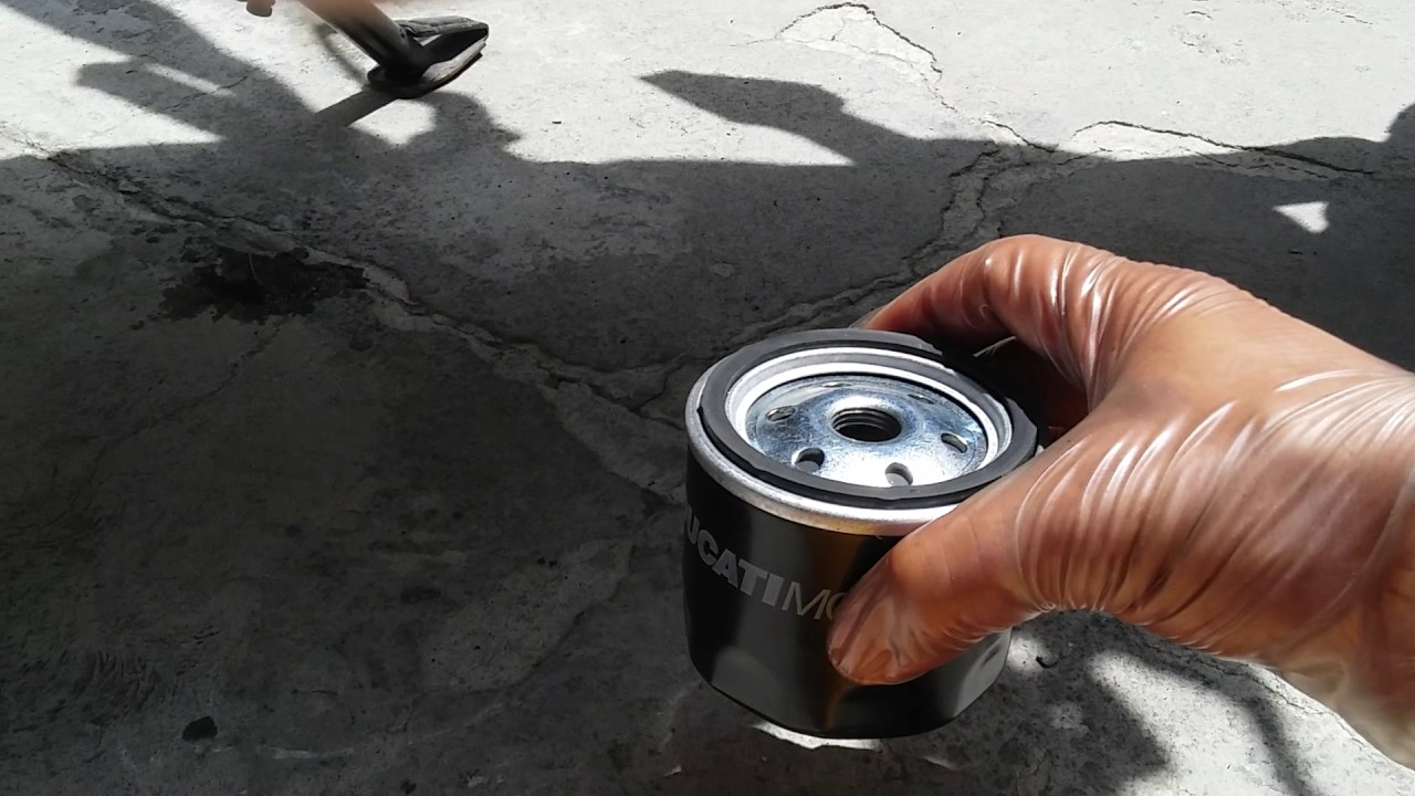DUCATI MONSTER CAMBIO DE ACEITE (2/2)