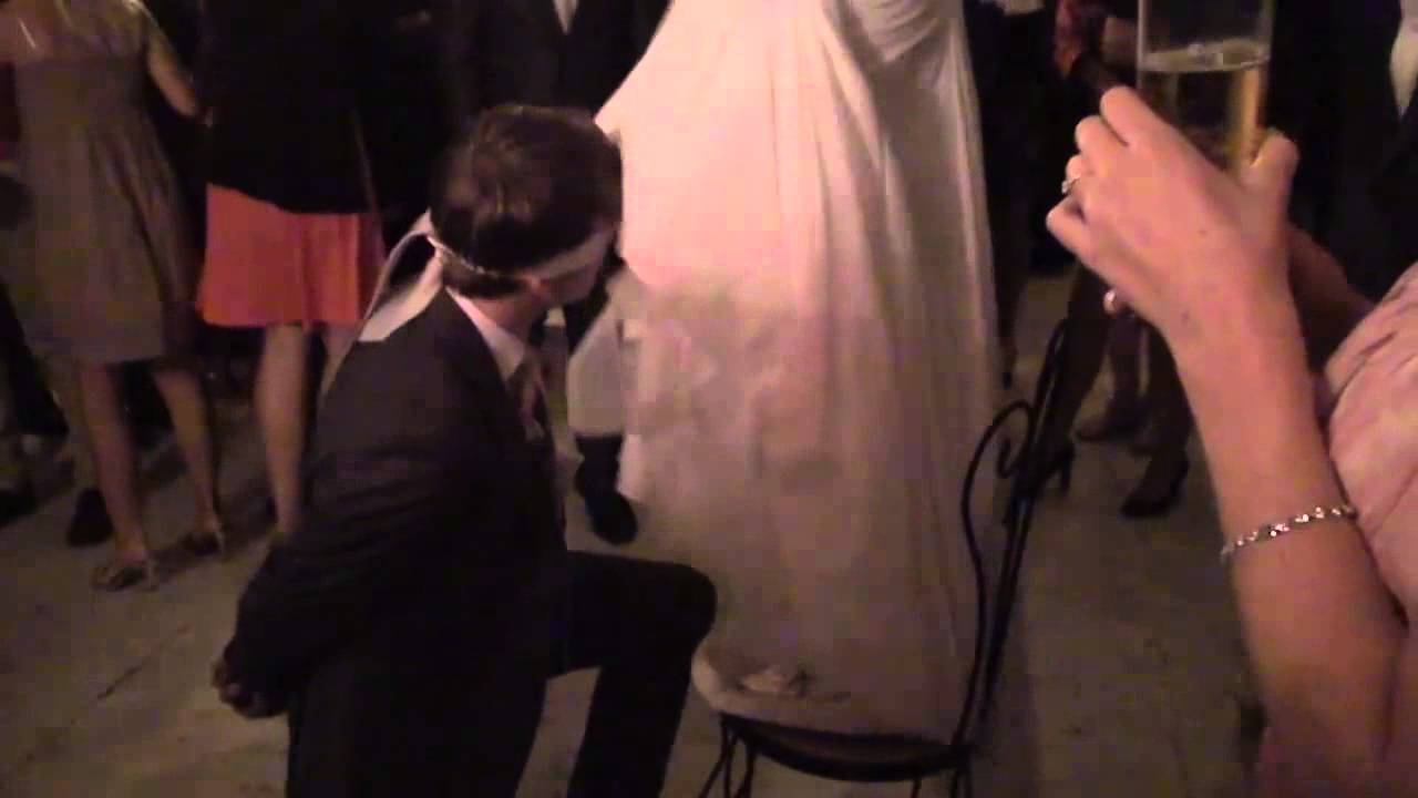 09 Bouquet & Garter Toss