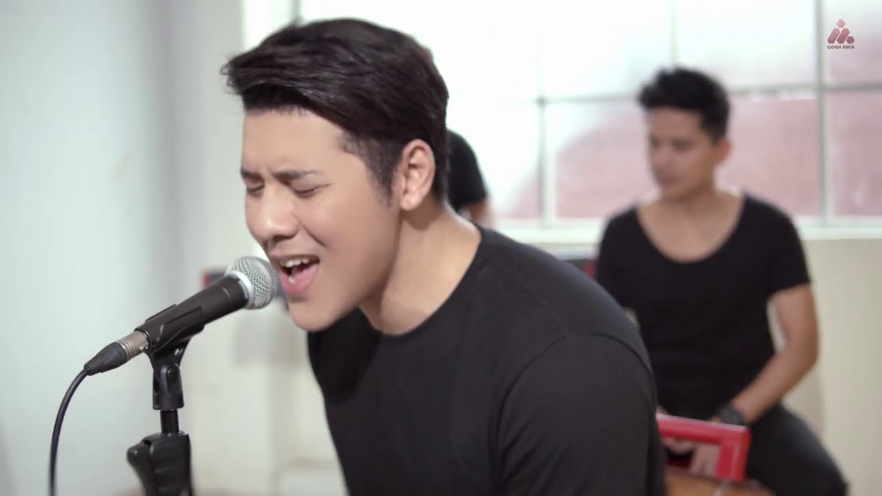 PAPINKA - Mencari Sepertinya (Official Video)