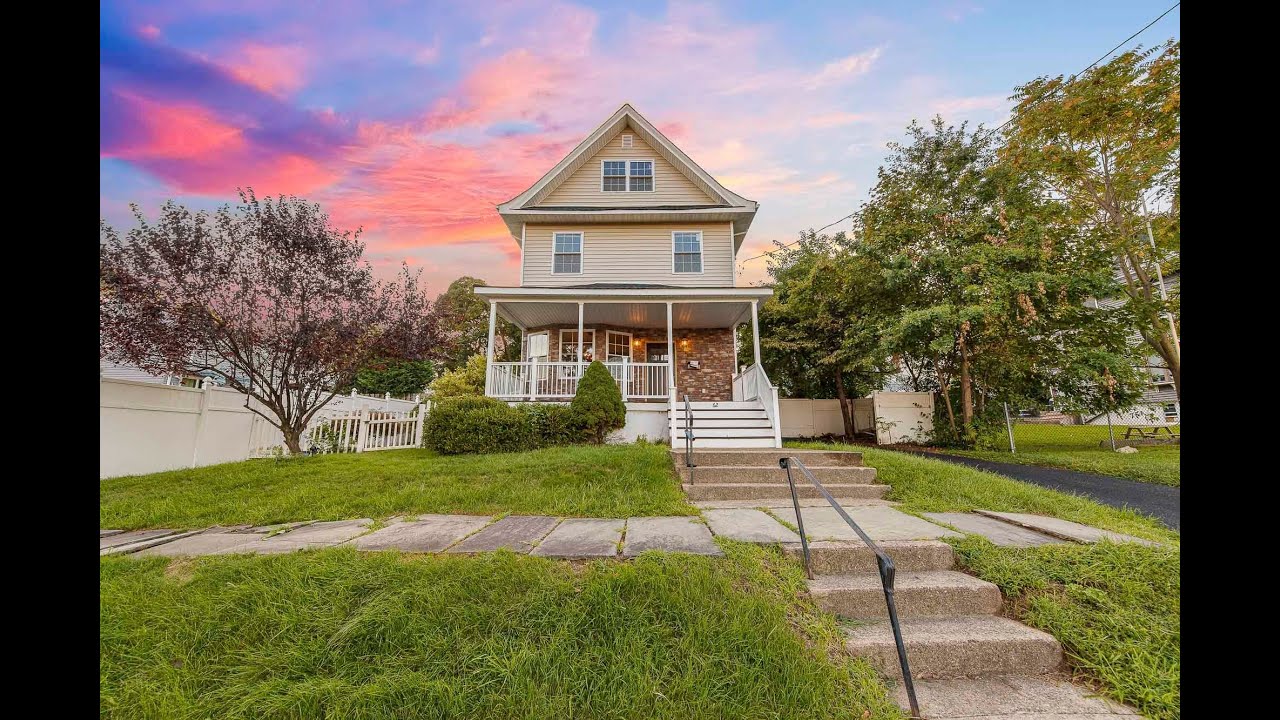 Touring a Modest $569,000 home in Ridgefield Park, NJ