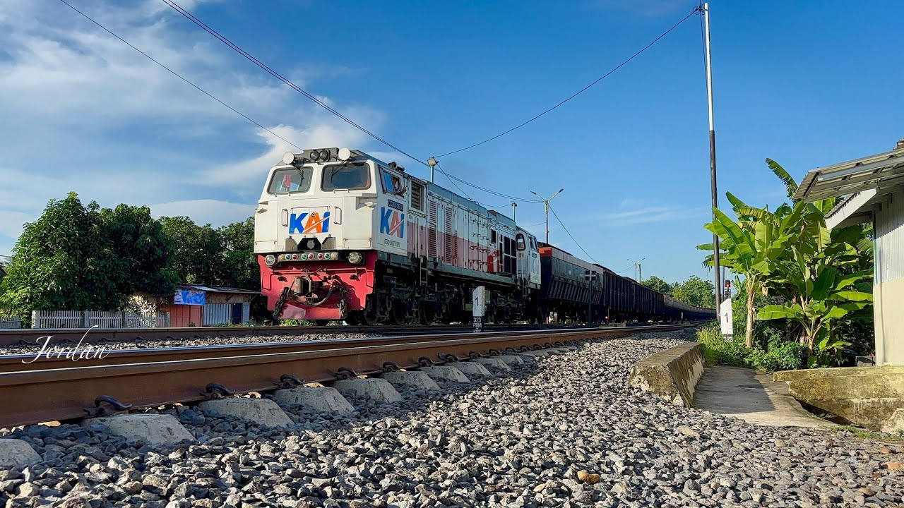 Kompilasi Kereta Api Batubara melewati Kota Prabumulih #keretaapi