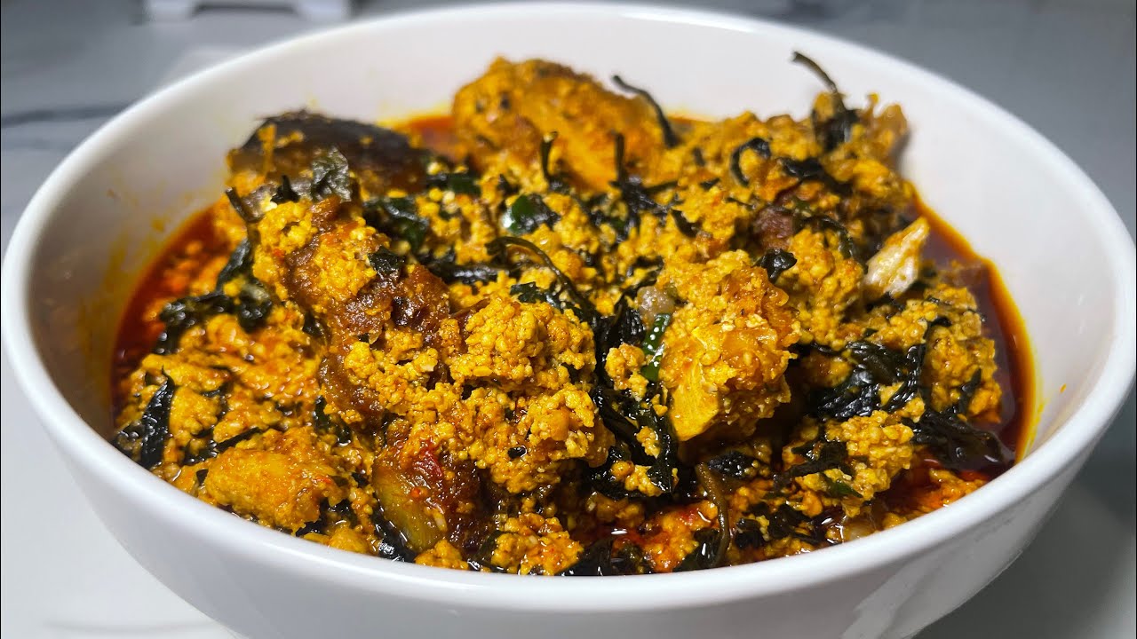 How To Cook Lumpy Egusi Soup / Nigeria Egusi soup With Bitter Leaf #nigeriansoup #egusisoup #egusi 