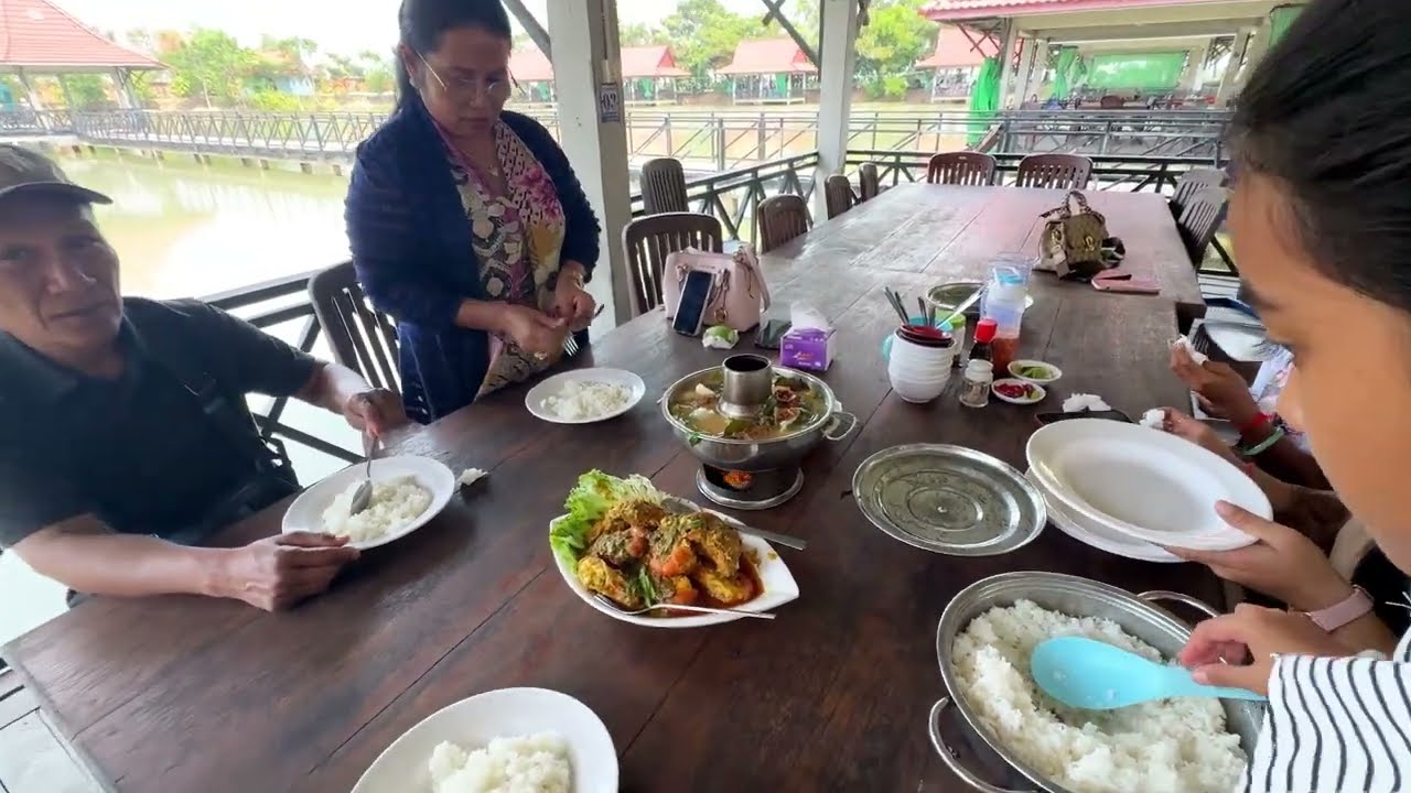 ជូនពូមីងមកញាំបាយនៅតាកែវ