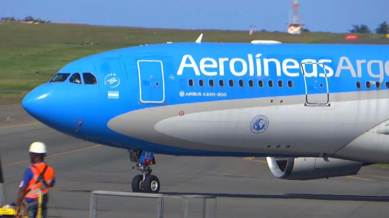 Sequência de Pousos e decolagens em Salvador  - Despedida dos A330 da Aerolineas ✔