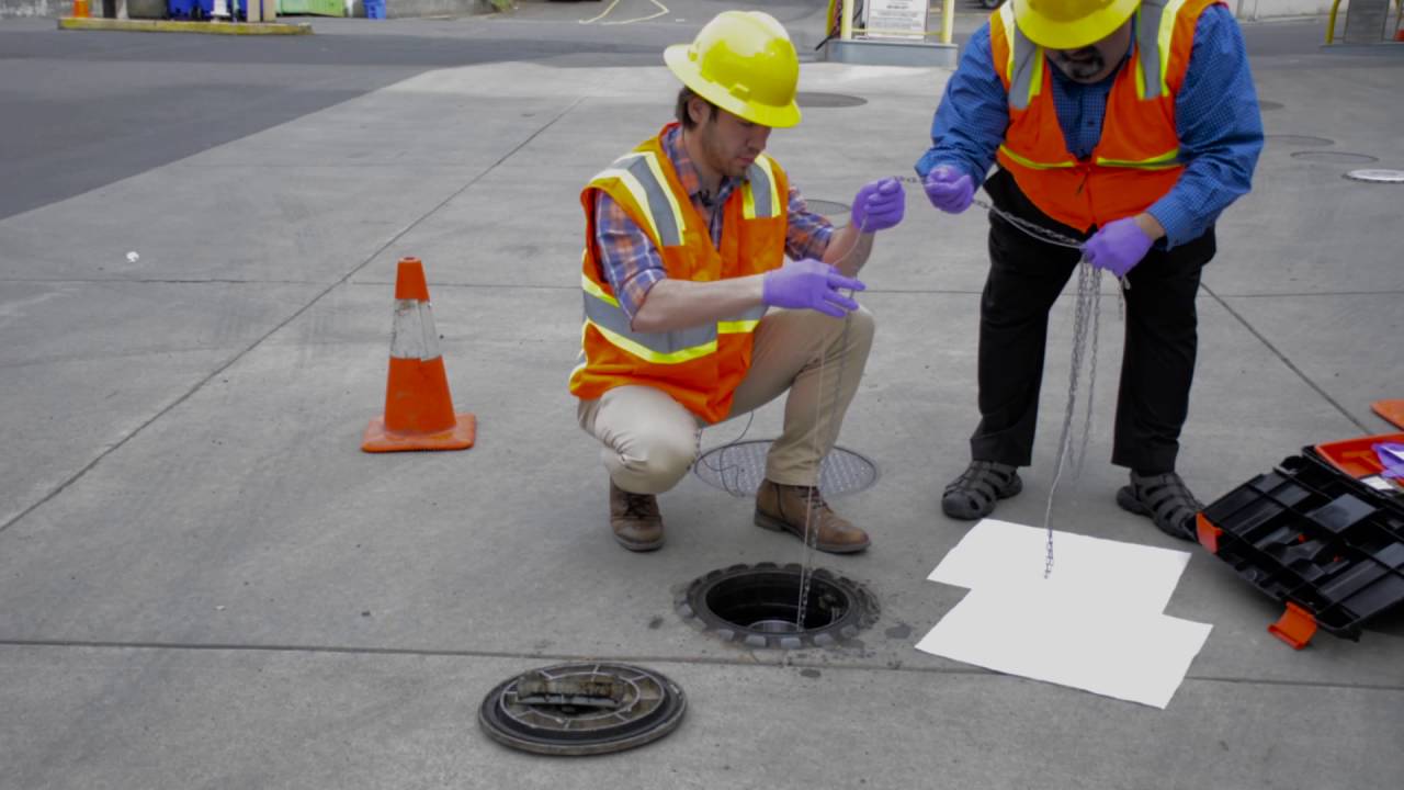 Bacon bomb fuel extraction from a fuel tank