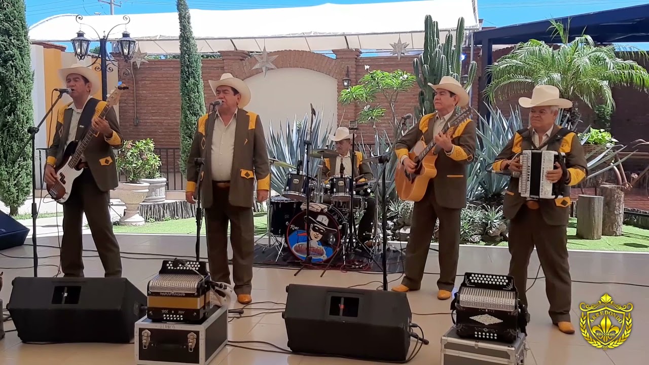 Los Llaneros de Guamuchil-Cortinas Blancas (Video Oficial)