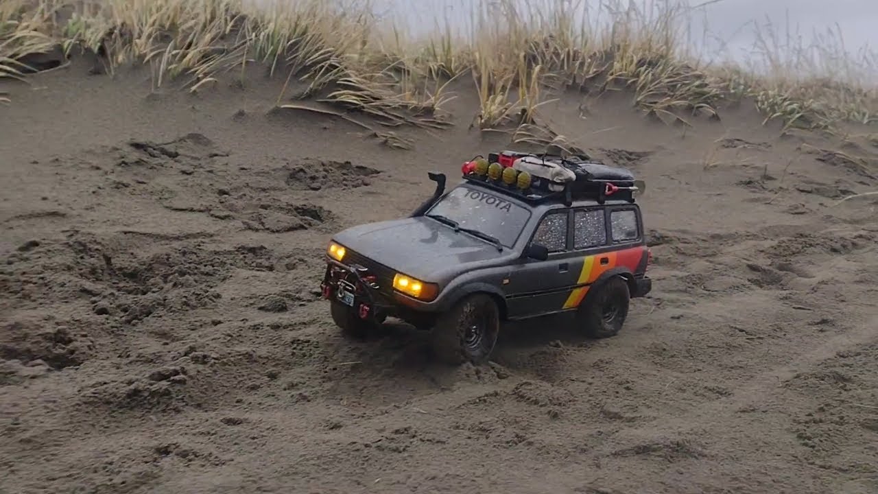 FMS FCX10 TOYOTA LAND CRUISER 80 TRAIL/SCALE BEACH DUNES AD. 