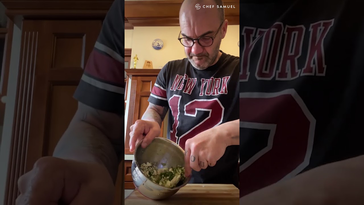 CHEF ACASĂ: Roșii gratinate a la Sam!