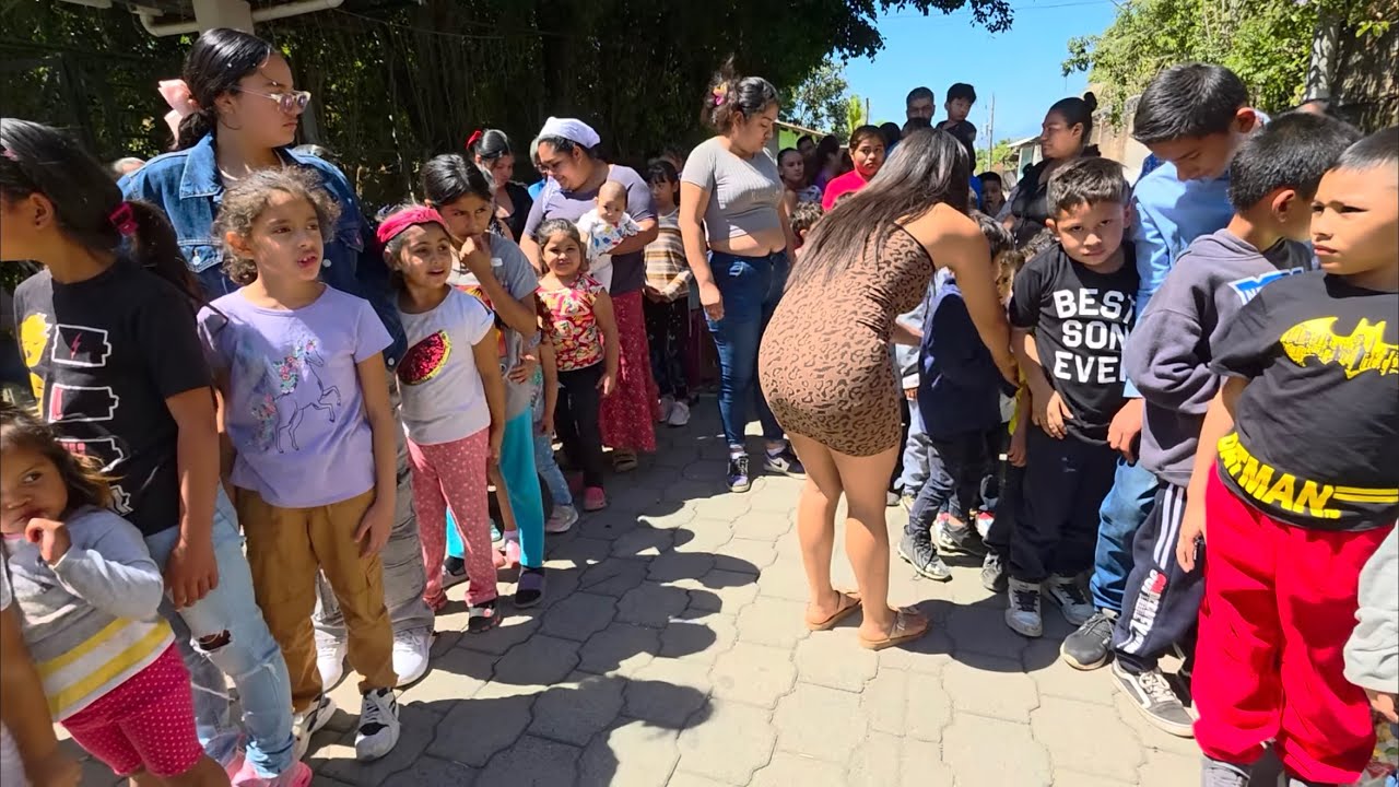 Entrega De Juguetes Para Los Niños 🥰Mira Su Reacción