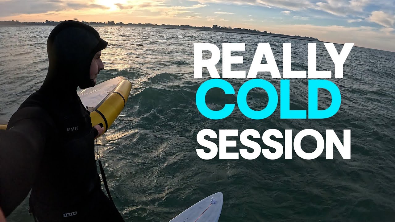 A good (but COLD) Christmas SESSION - WINGFOIL FREEFLY