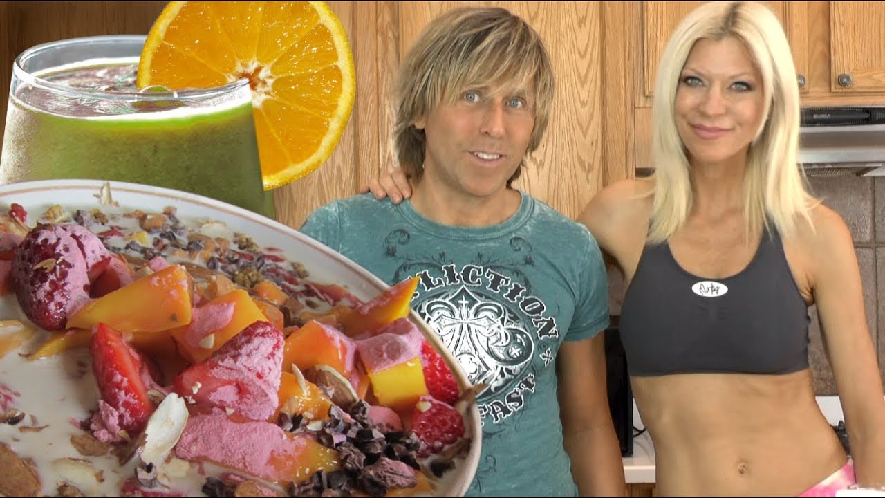 SUPER HEALTHY FAST RAW FOOD BREAKFAST with Markus Rothkranz, Cara Brotman