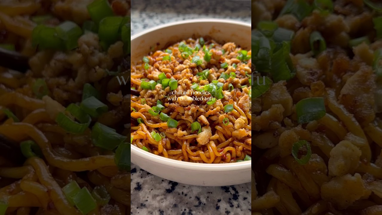 CHILI OIL NOODLES RECIPE WITH CRUMBLED TOFU🥵 #chilioil #chilicrisp #tofu #veganrecipes #plantbased