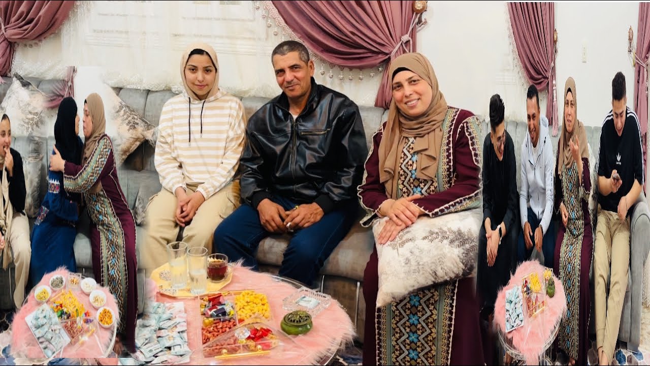 لمتنا فى يوم العيد من غير فسيخ ولا رنجه وعيديه من غير ابو محمد وصلاه العيد وتوزيع الهدايا وعيد مختلف