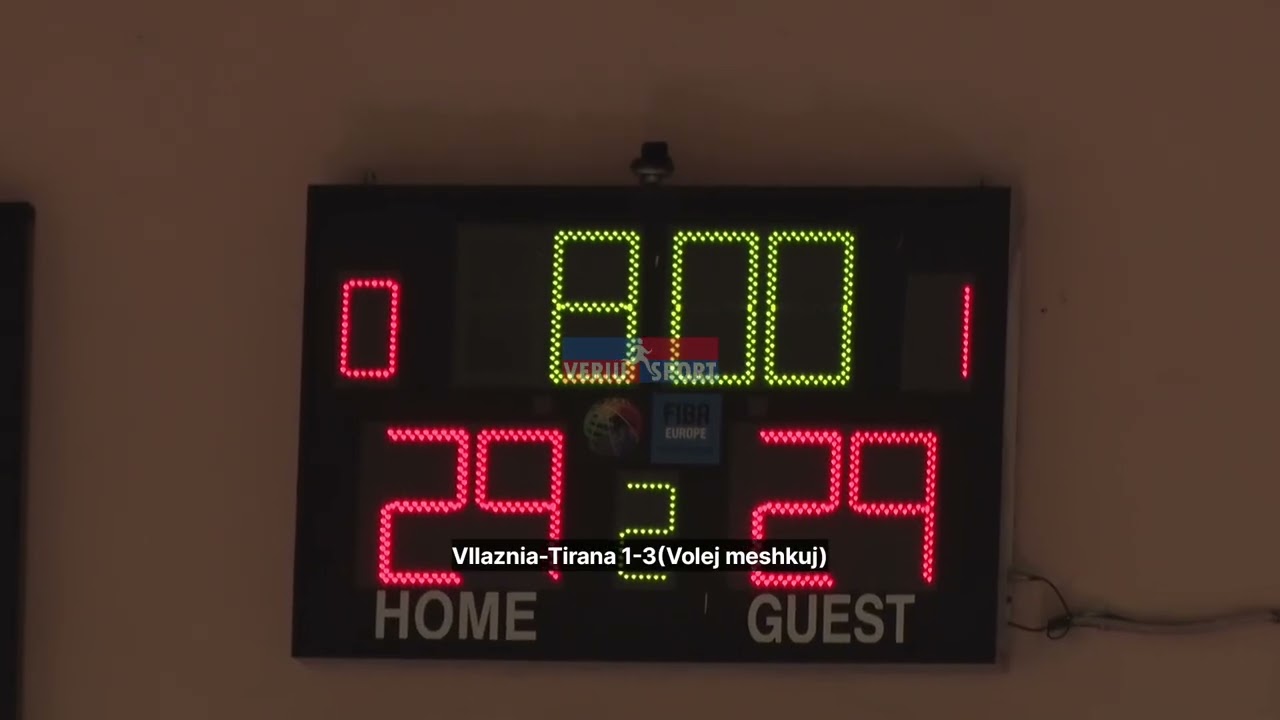 Pamje nga ndeshja Vllaznia-Tirana 1-3.Java e 12-të Superliga Volej meshkuj.Pallati i sportit Shkodër