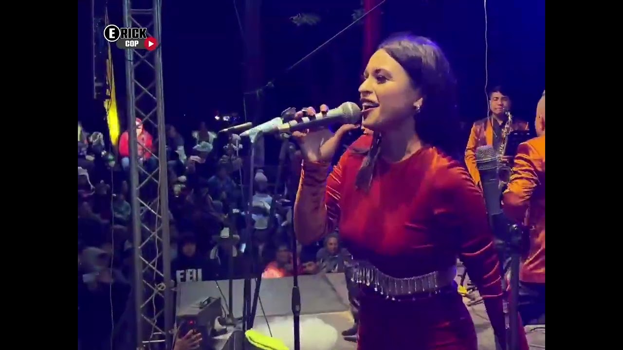 Siintia Santos Su Primera Presentacion Con Marimba Orquesta Sonora Ideal