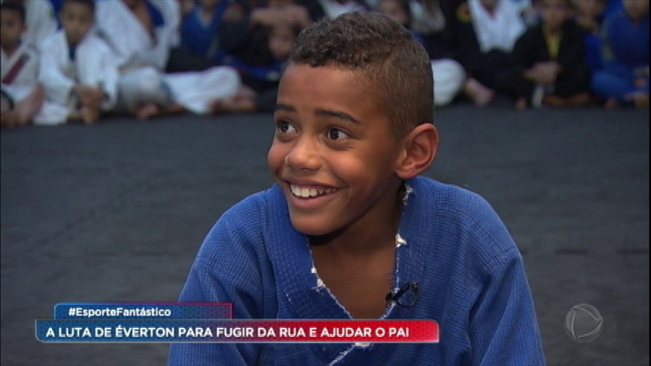 Conheça o projeto social que leva esporte e esperança à Cracolândia