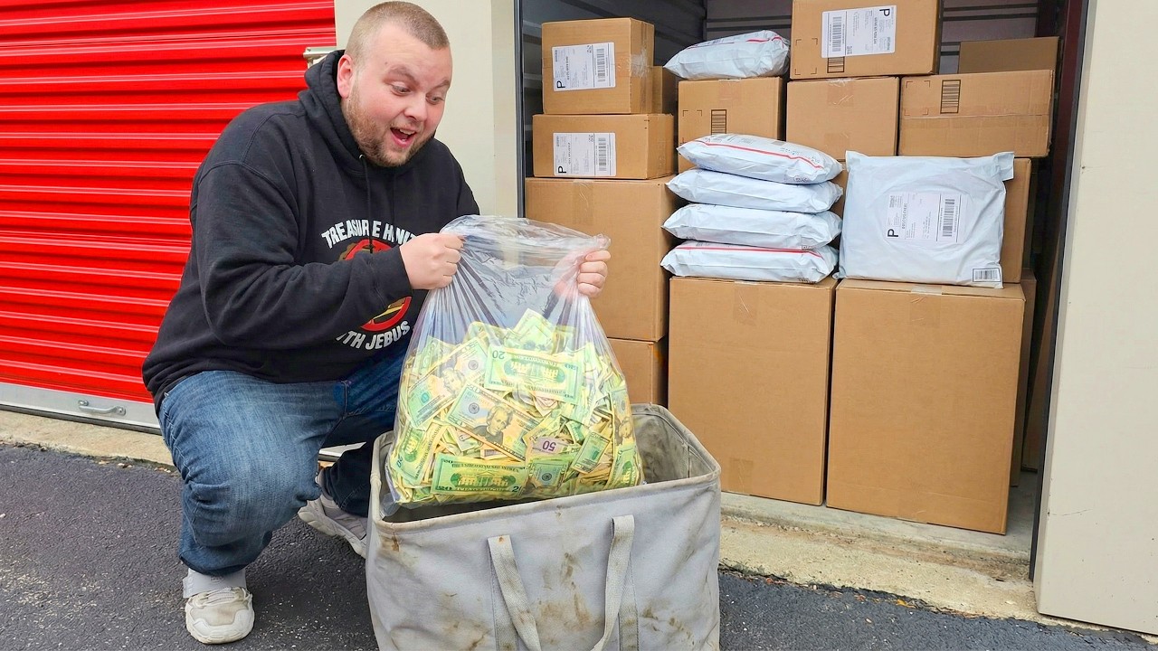 I Bought Her Storage Unit & Found Her Secret CASH STASH! $1,000's in CASH FOUND!