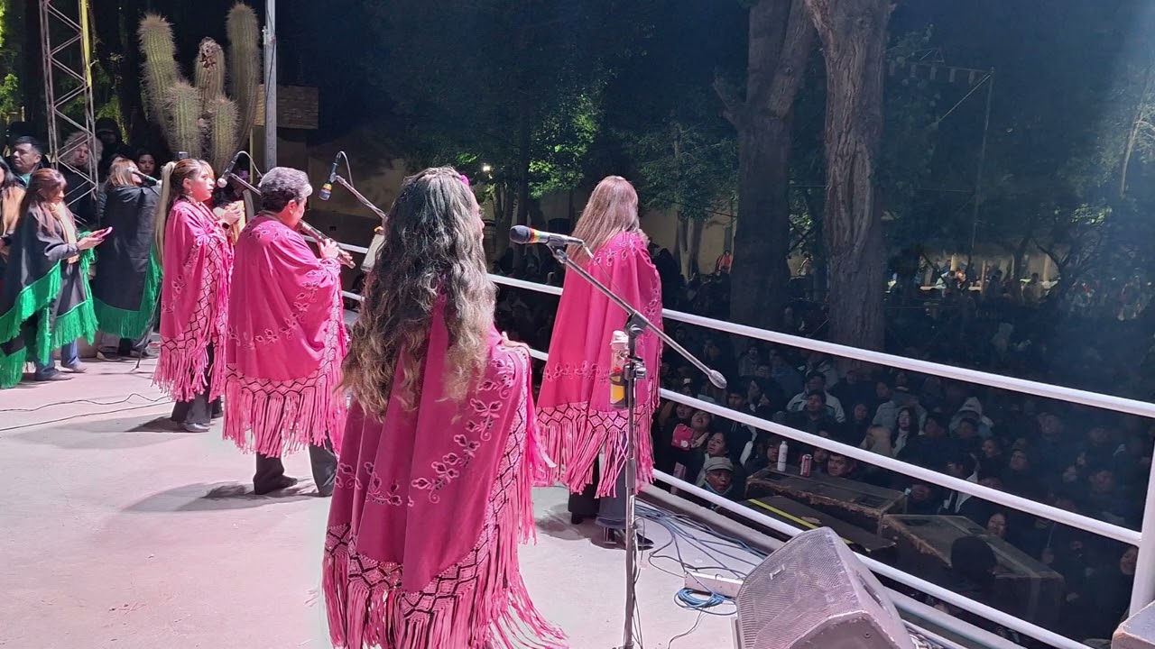 Grupo Femenino Bolivia en el Aniversario  450 del Pueblo de Yavi