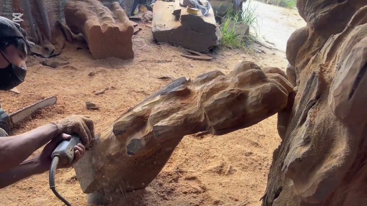Hand-carved agarwood woodworking.No machines. Only hands.Relaxing and satisfying process.