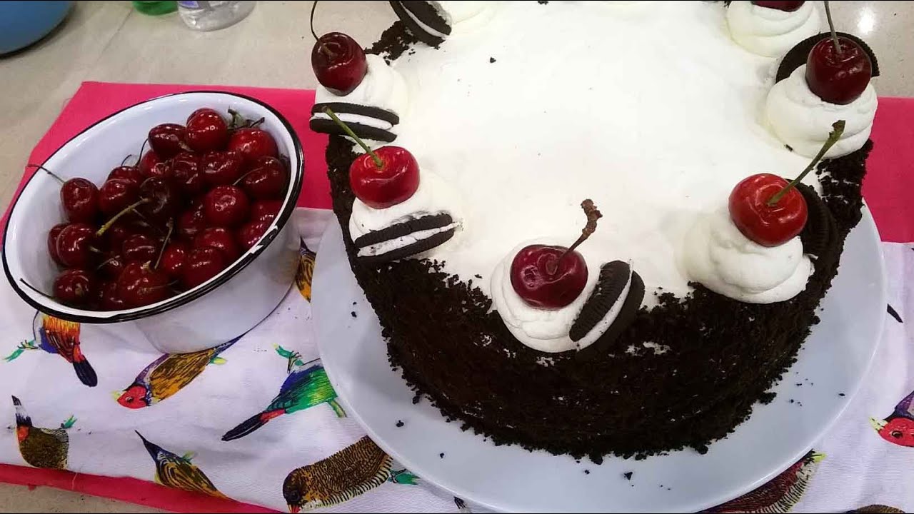 Selva negra con galletitas de chocolate rellenas