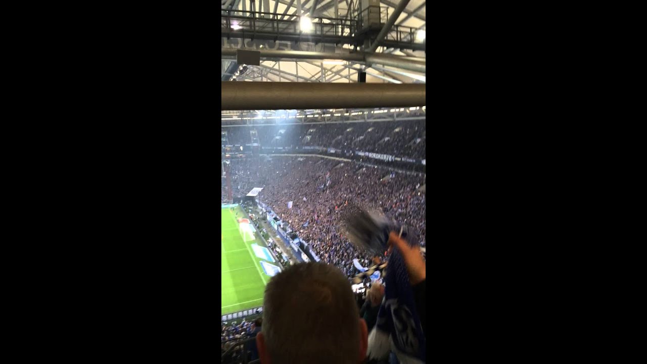 Schalke vs. Hertha 2:1 17.10.2015 Stimmung 1.Hz Nordkurve